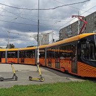 Главная — ИННОТЕХ-Ф оснастила дверными системами первый в России 5-ти секционный трамвай УКВЗ 71-665 “80 лет Победы” — фото