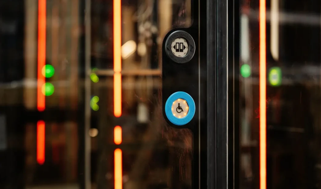 Главная — Герметичное уплотнение дверей с замкнутым контуром — фото